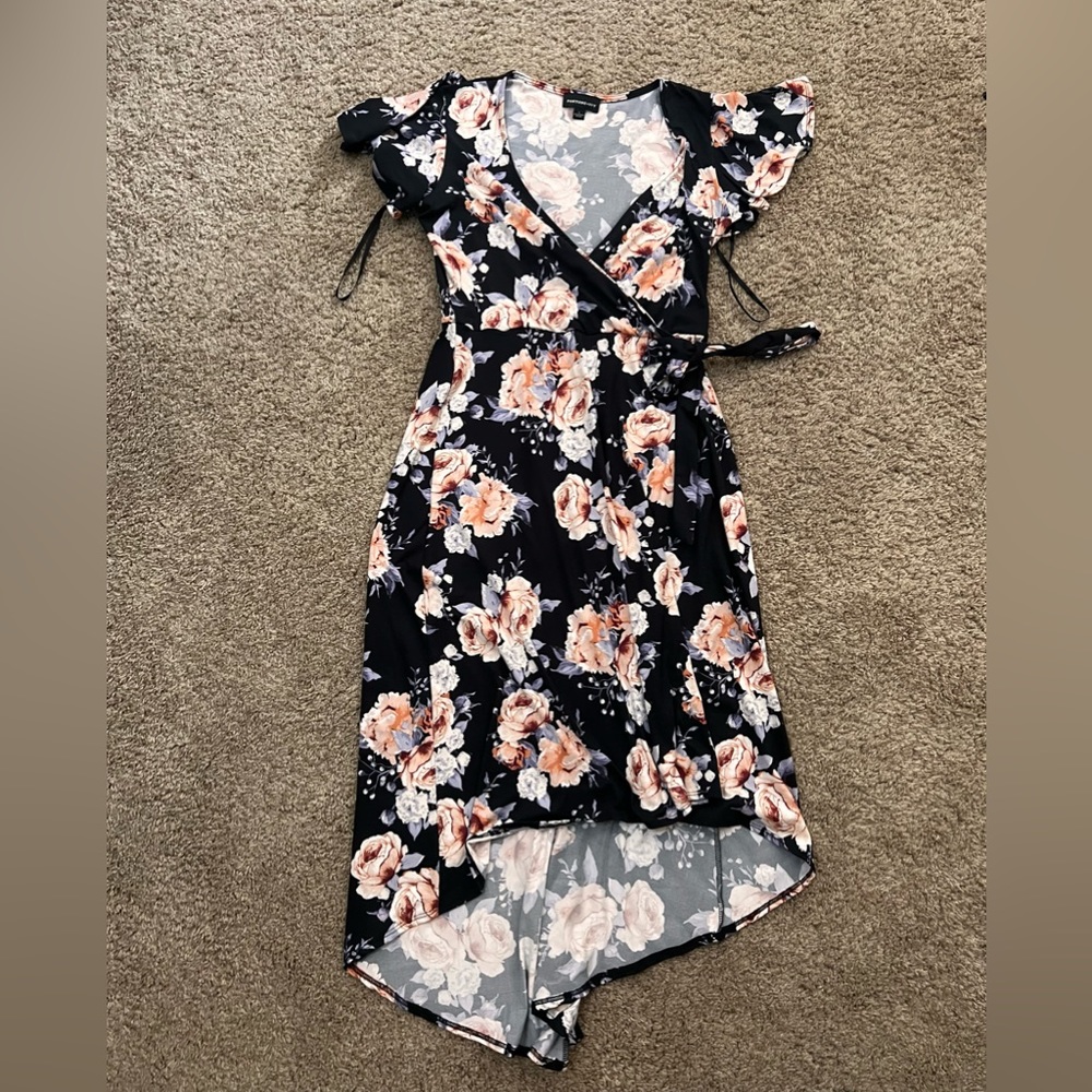 🌱 Host Pick | Floral dress
